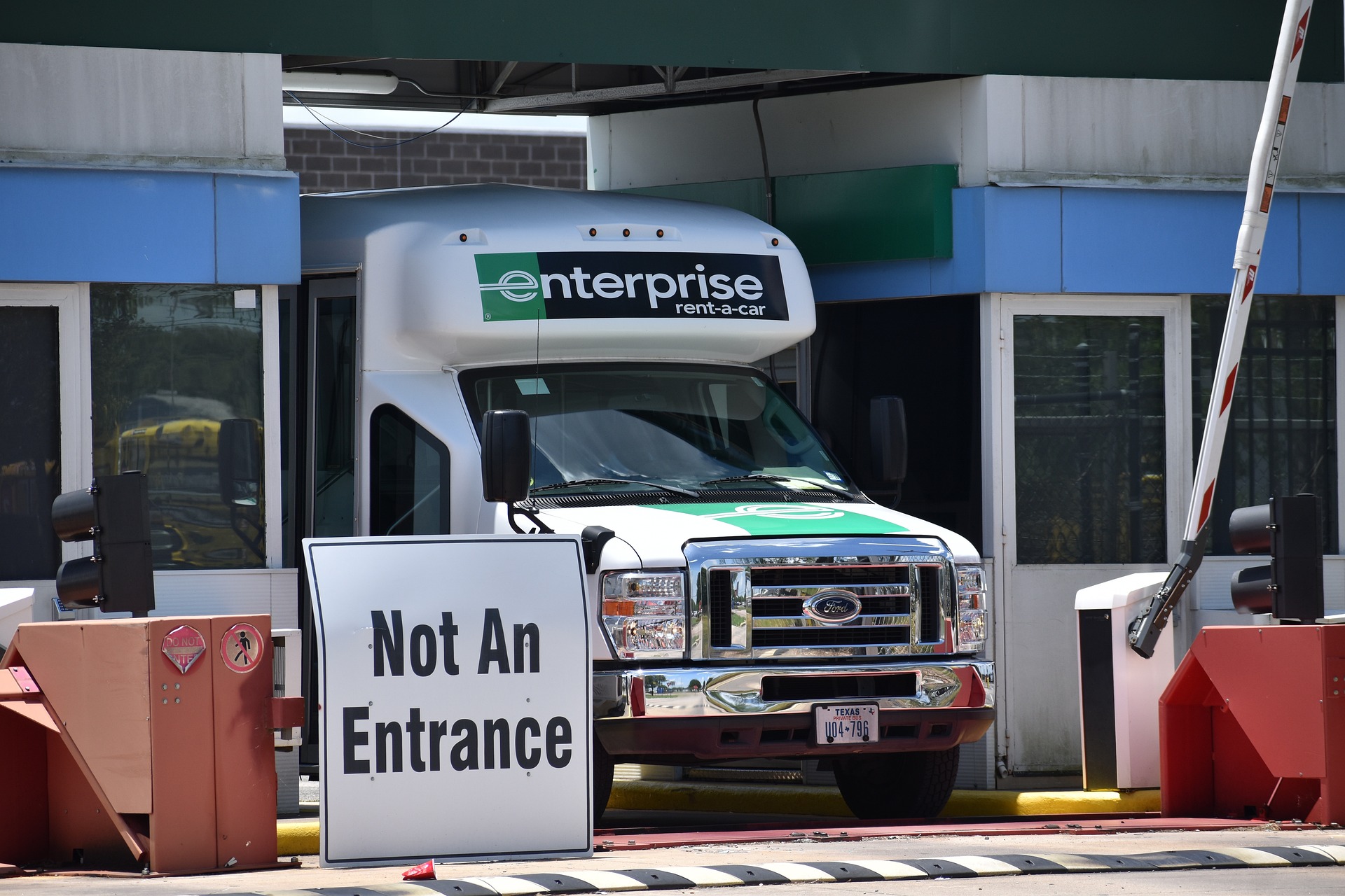 enterprise-car-rental-g238c0e198_1920